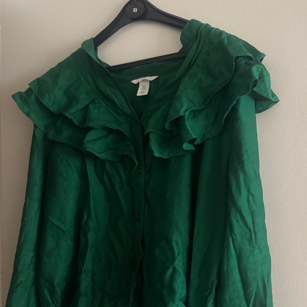 H&M Deep Green Ruffled Blouse - Picture 4 of 4